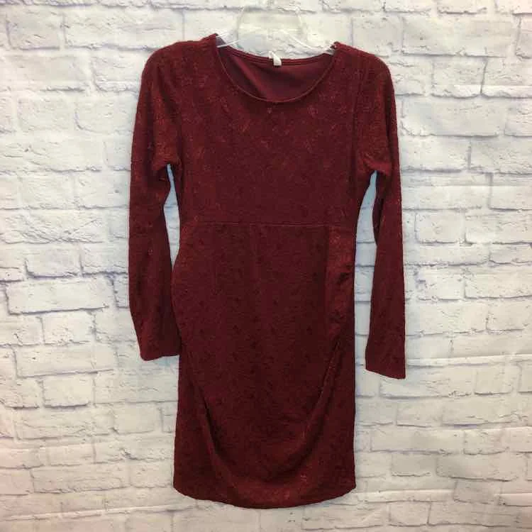 Early Access Pink Blush Red Size M Maternity Dress