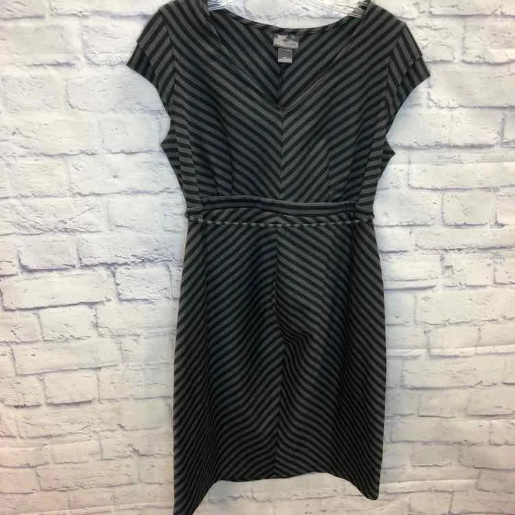 Discount Deals Oh Baby Stripe Size M Maternity Dress