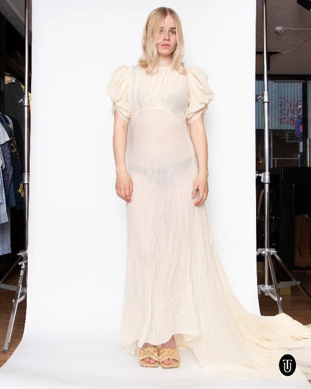 Must-Have Deals A 1930s Vintage Ivory Silk Wedding Gown with Draped Sleeves and Train S Must-Have Deals A 1930s Vintage Ivory Silk Wedding Gown with Draped Sleeves and Train S