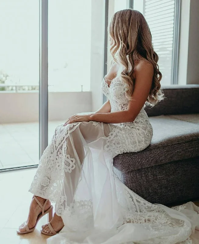 Online Exclusive Sweetheart Sheath/Column Lace Appliques Beach Wedding Dress JKZ6307