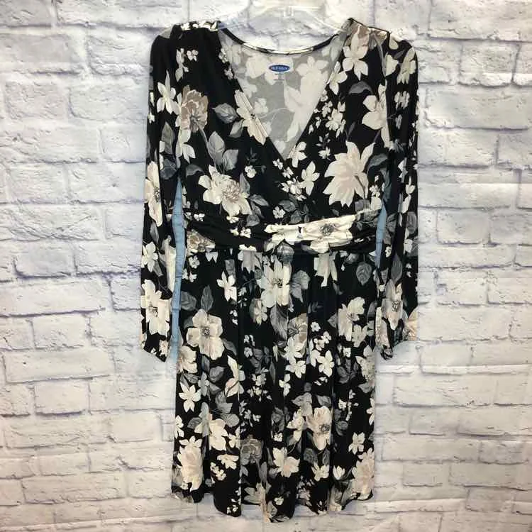 Final Clearance Old Navy Floral Size S Maternity Dress