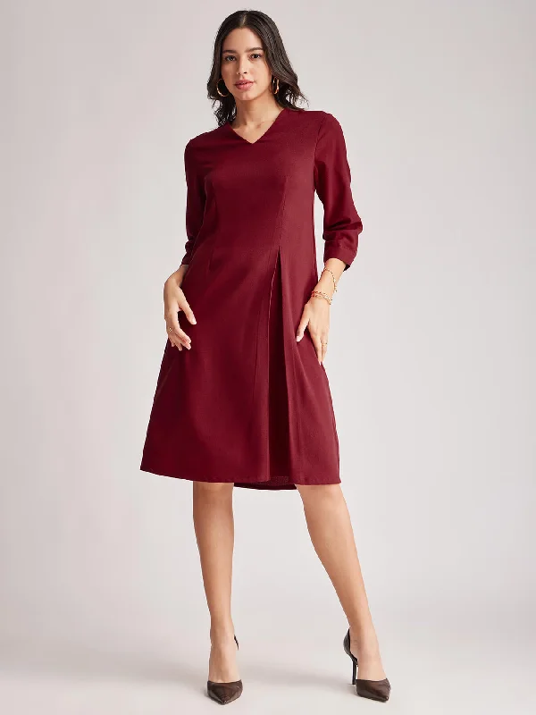 Hurry In Front Pleat Detail Dress - Red